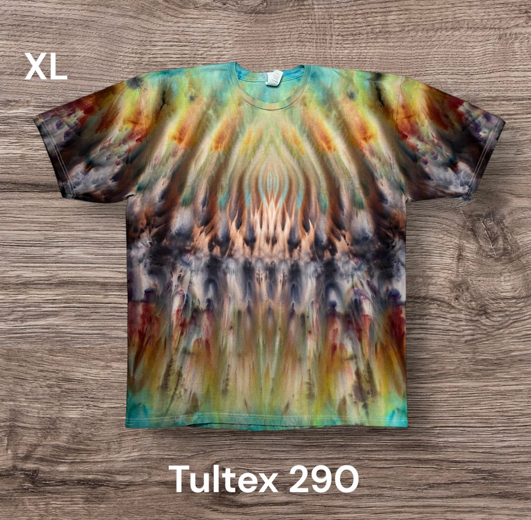 XL Tshirt, tie dye design