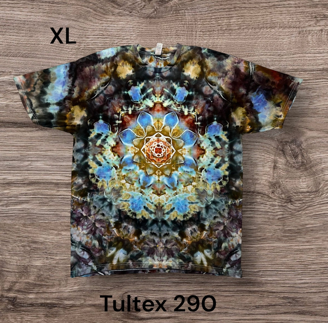 XL Tshirt, mandala tie dye