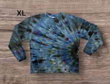 Load image into Gallery viewer, XL crew neck sweatshirt, sunburst tie dye
