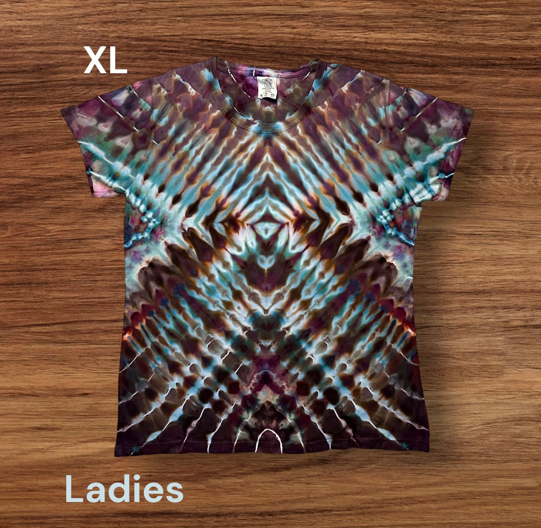 Ladies XL Tshirt, prism tie dye