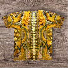 Load image into Gallery viewer, Large Tshirt, mandala tie dye
