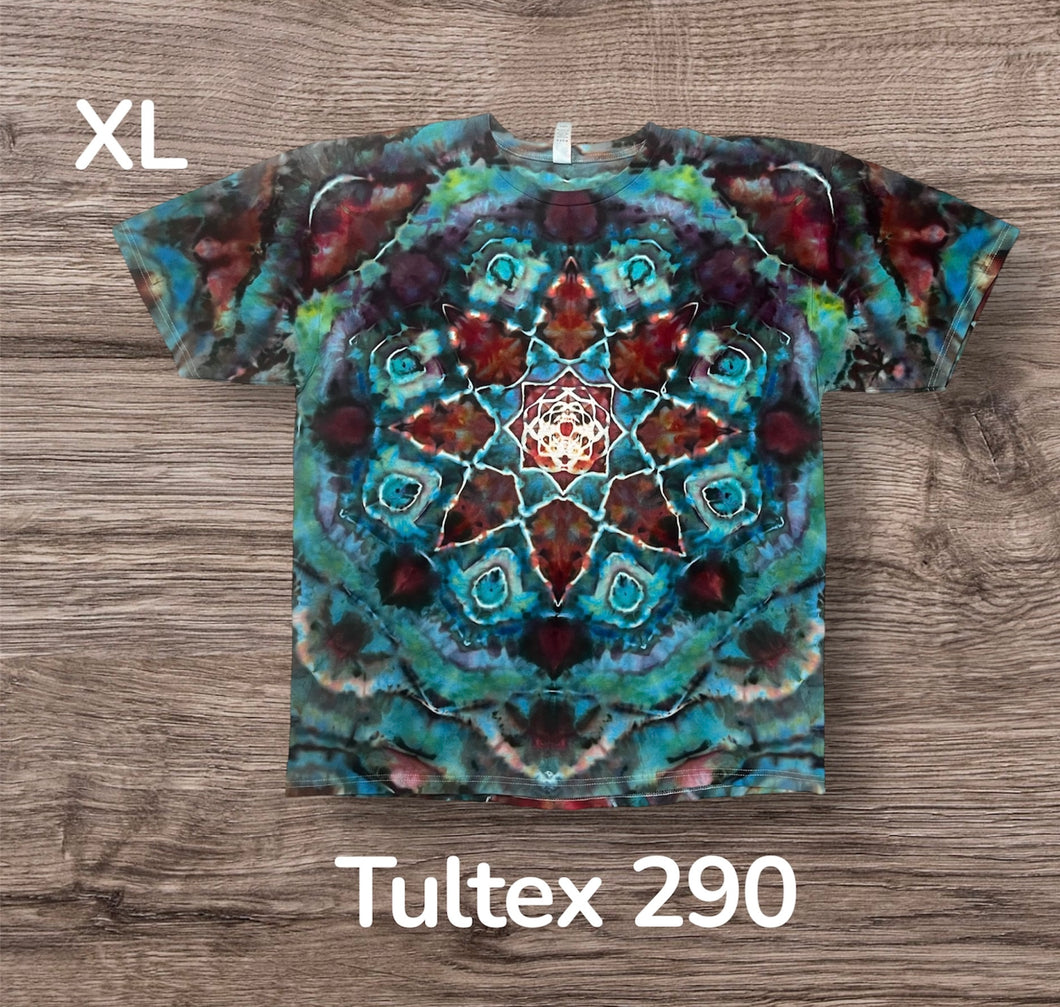 XL Tshirt, mandala tie dye