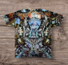 Load image into Gallery viewer, XL Tshirt, mandala tie dye
