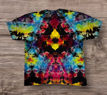 Load image into Gallery viewer, 2XL Tshirt, reverse mandala tie dye
