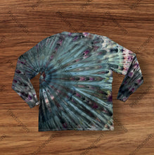 Load image into Gallery viewer, XL long sleeve Tshirt, tie dye design
