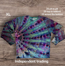 Load image into Gallery viewer, XL crew neck sweatshirt, sunburst tie dye
