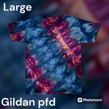 Load image into Gallery viewer, Adult Large Tshirt, tie dye design
