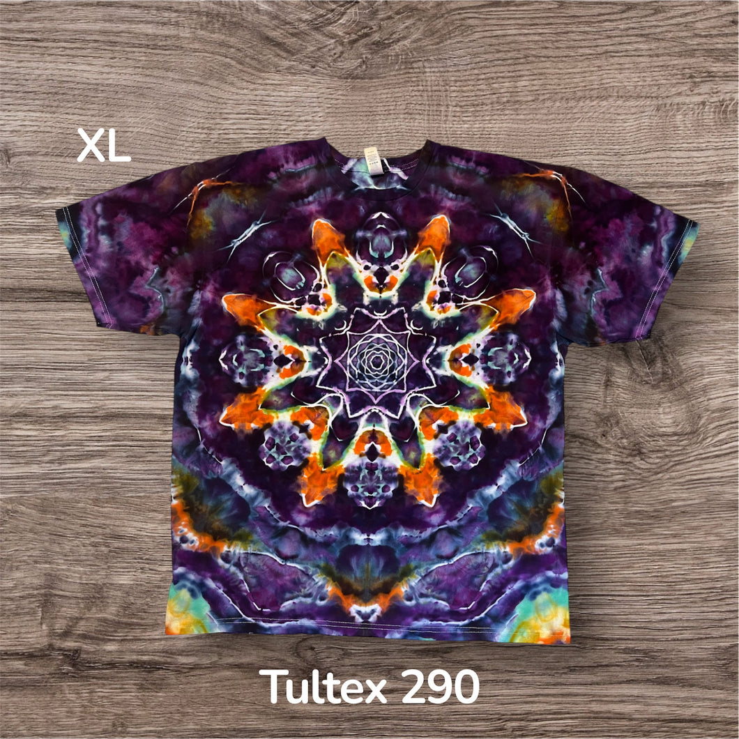 XL Tshirt, mandala tie dye