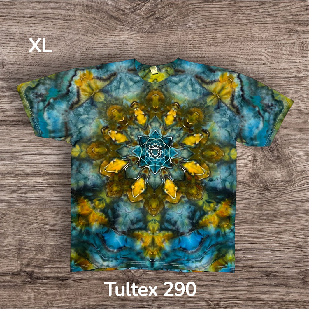 XL Tshirt, mandala tie dye