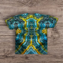 Load image into Gallery viewer, XL Tshirt, mandala tie dye
