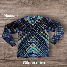 Load image into Gallery viewer, Medium long sleeve Tshirt, reverse tie dye
