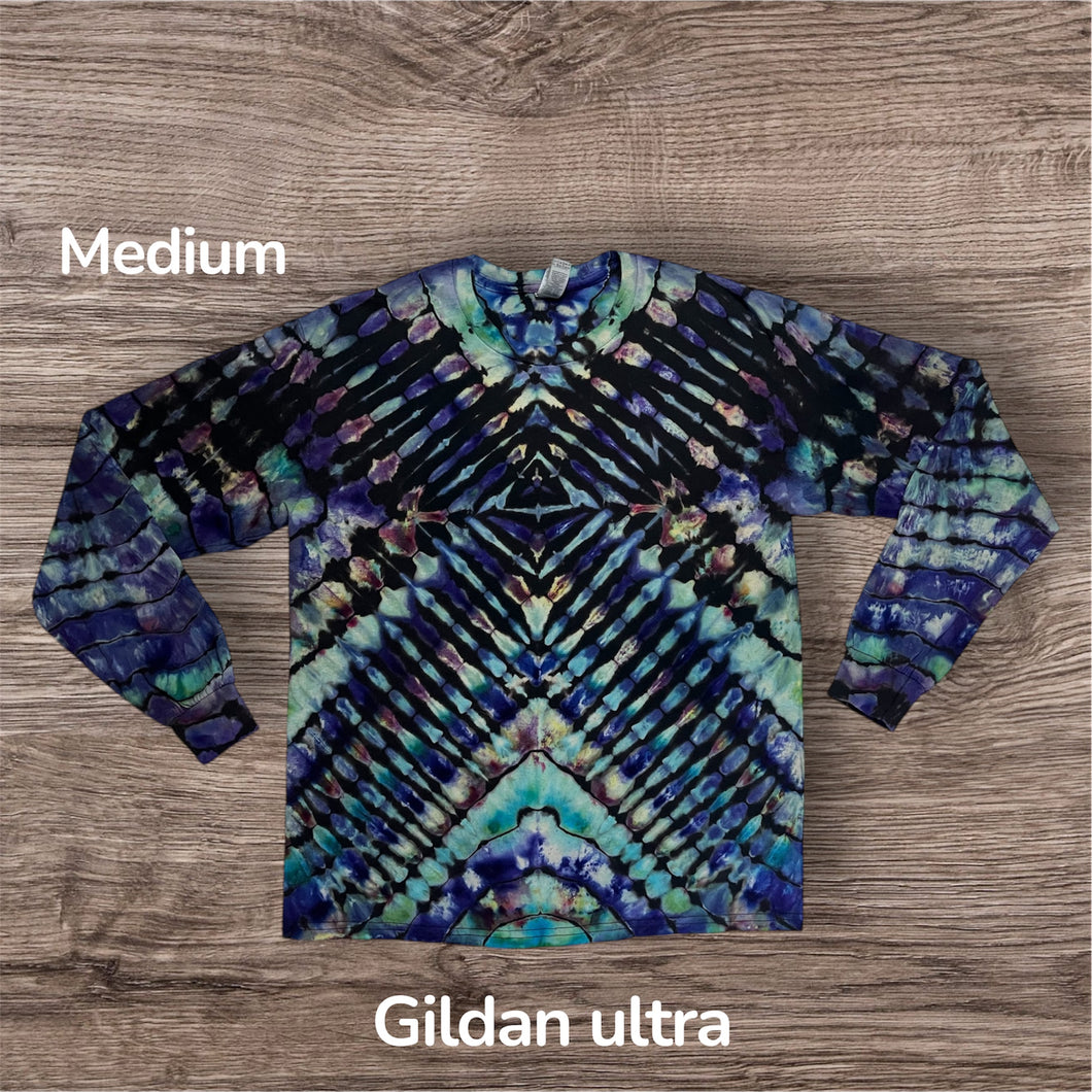 Medium long sleeve Tshirt, reverse tie dye