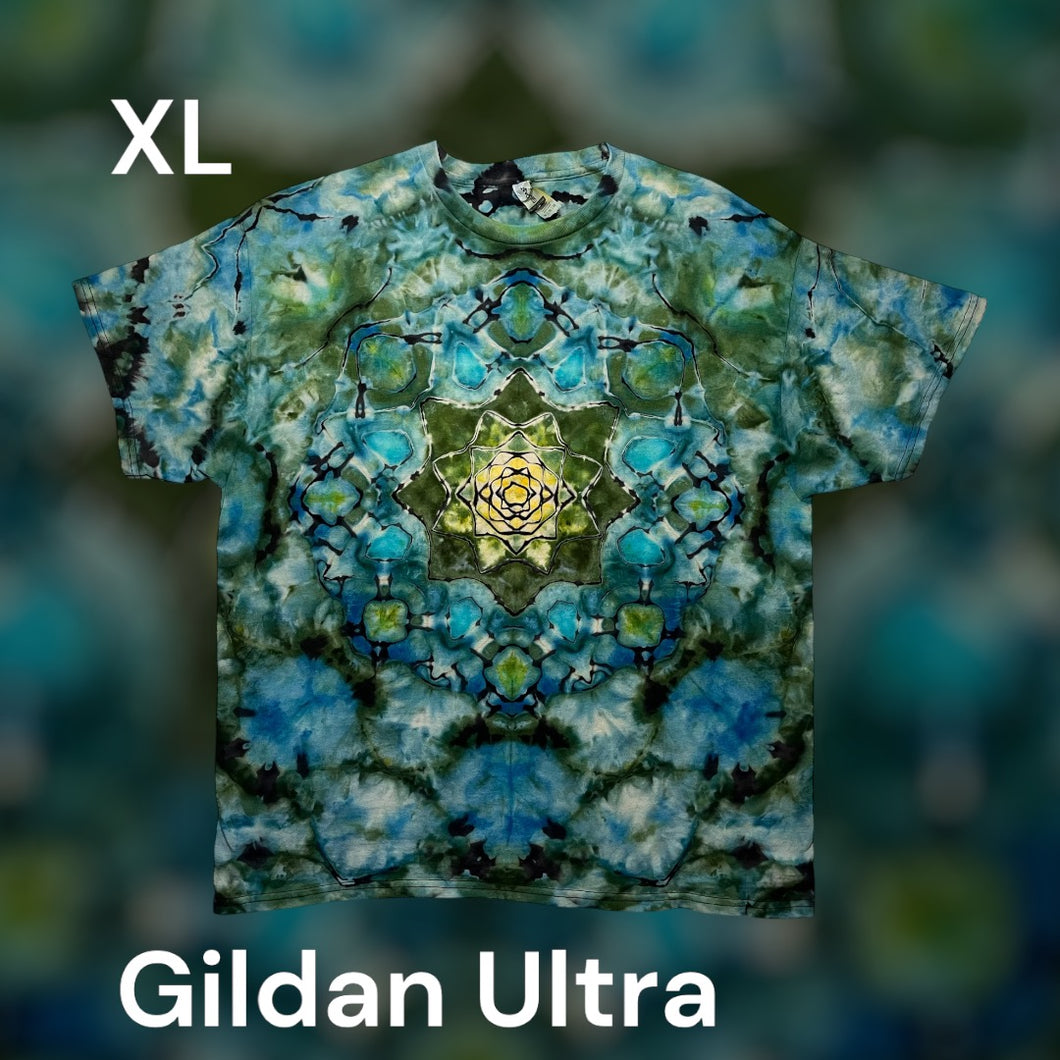 XL Tshirt, reverse mandala tie dye