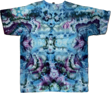 Load image into Gallery viewer, Large Tshirt, mandala tie dye
