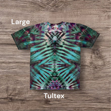 Load image into Gallery viewer, Large Tshirt, tie dye design
