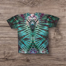 Load image into Gallery viewer, Large Tshirt, tie dye design
