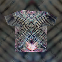 Load image into Gallery viewer, XL Tshirt, tie dye design
