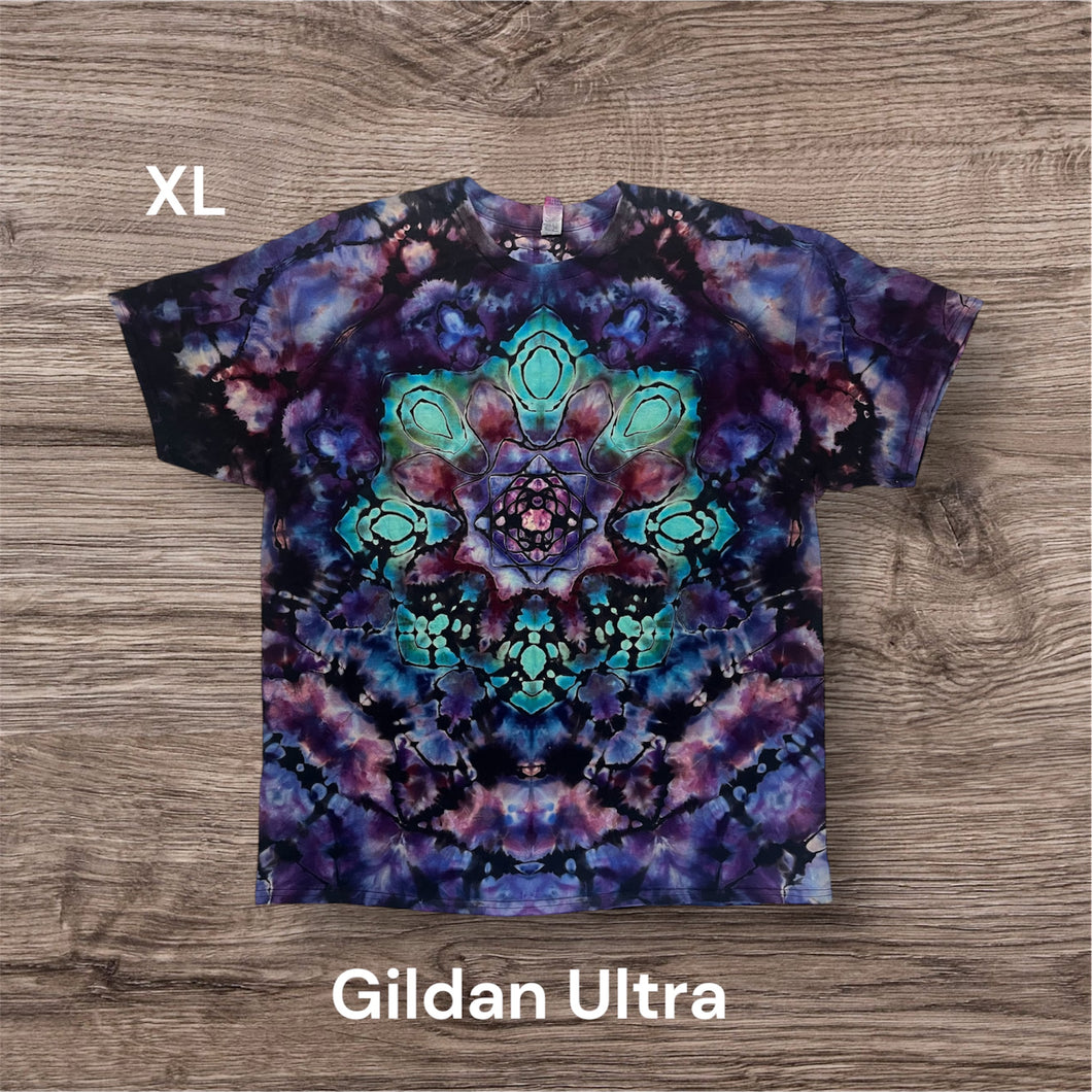 XL Tshirt, reverse mandala tie dye