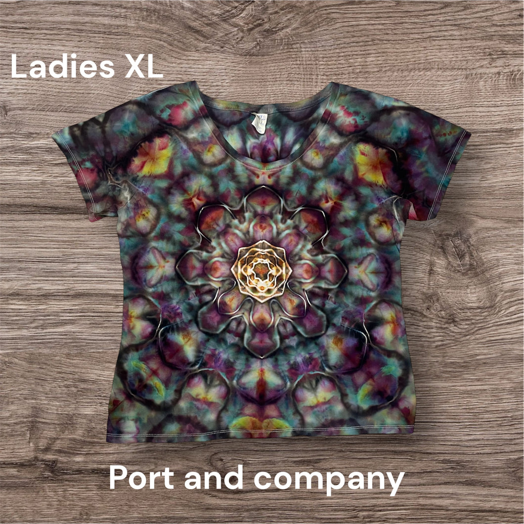 Ladies XL Tshirt, mandala tie dye