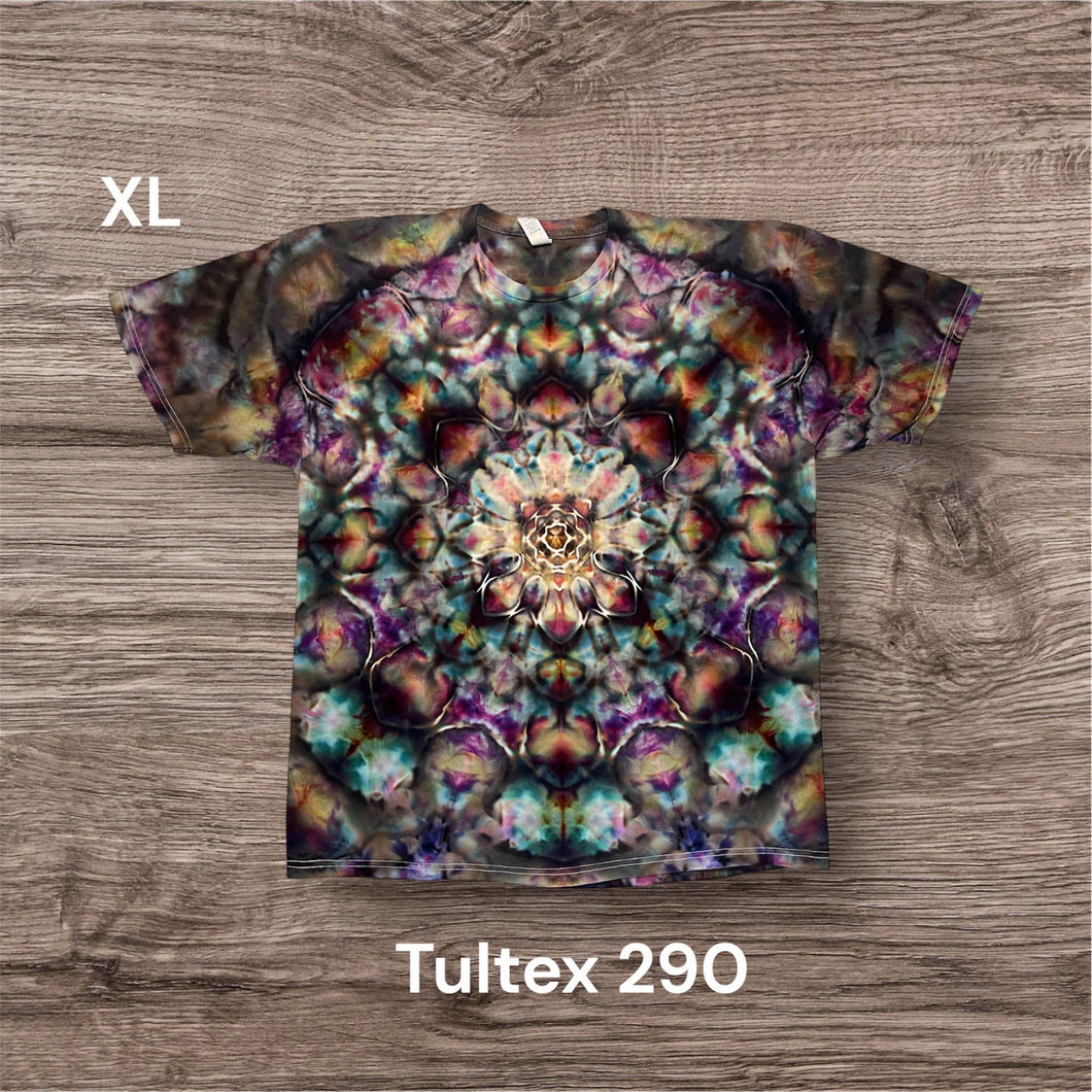 XL Tshirt, mandala tie dye