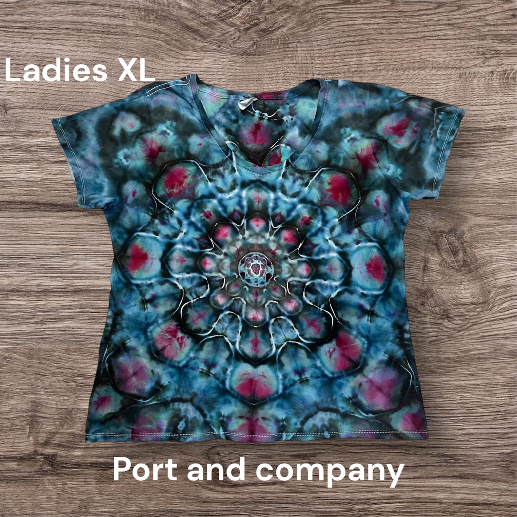 Ladies XL Tshirt, mandala tie dye