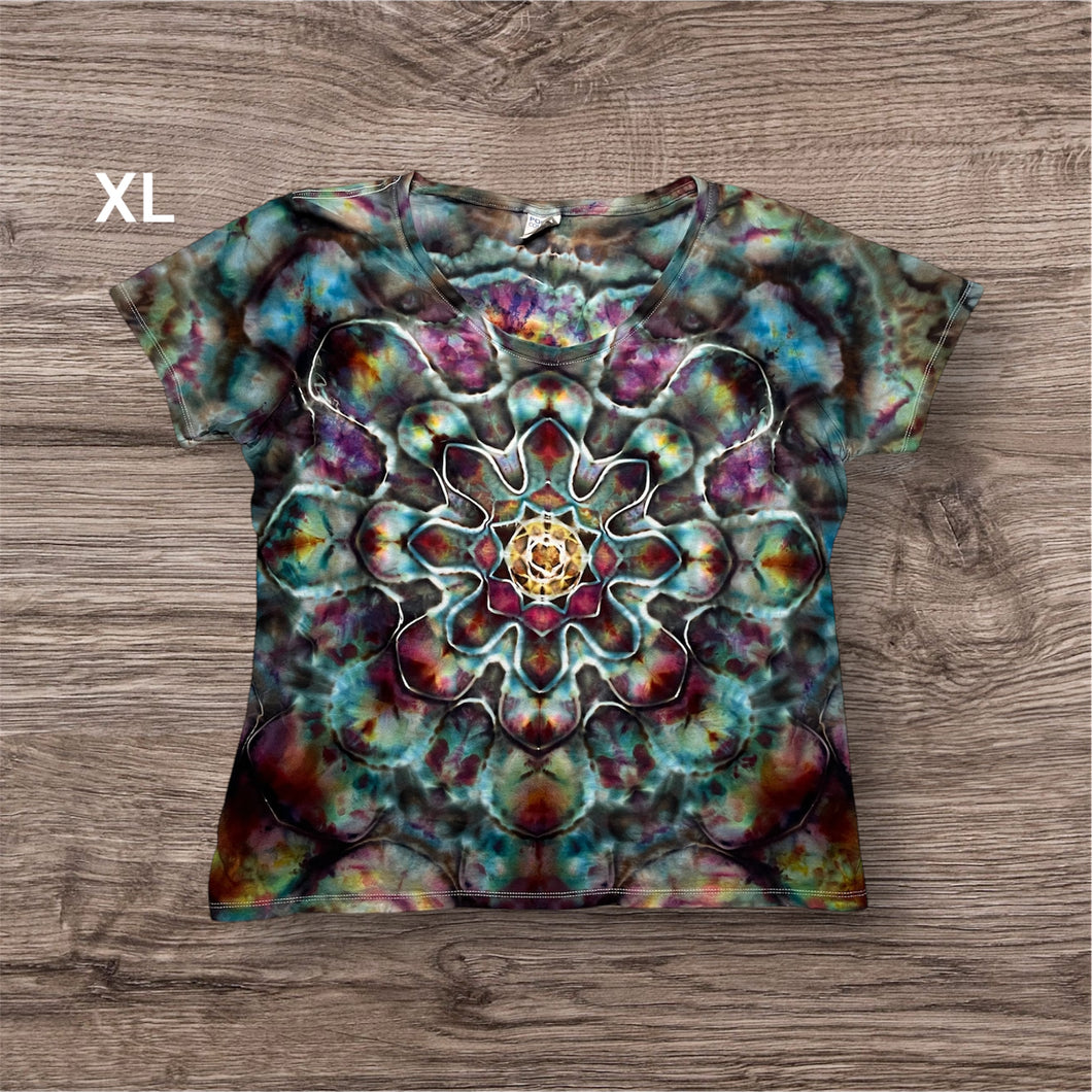 Ladies XL Tshirt, mandala tie dye