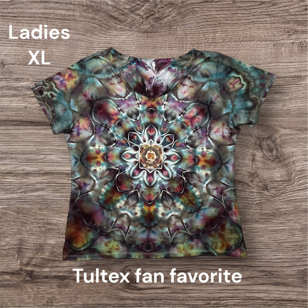 Ladies XL Tshirt, mandala tie dye