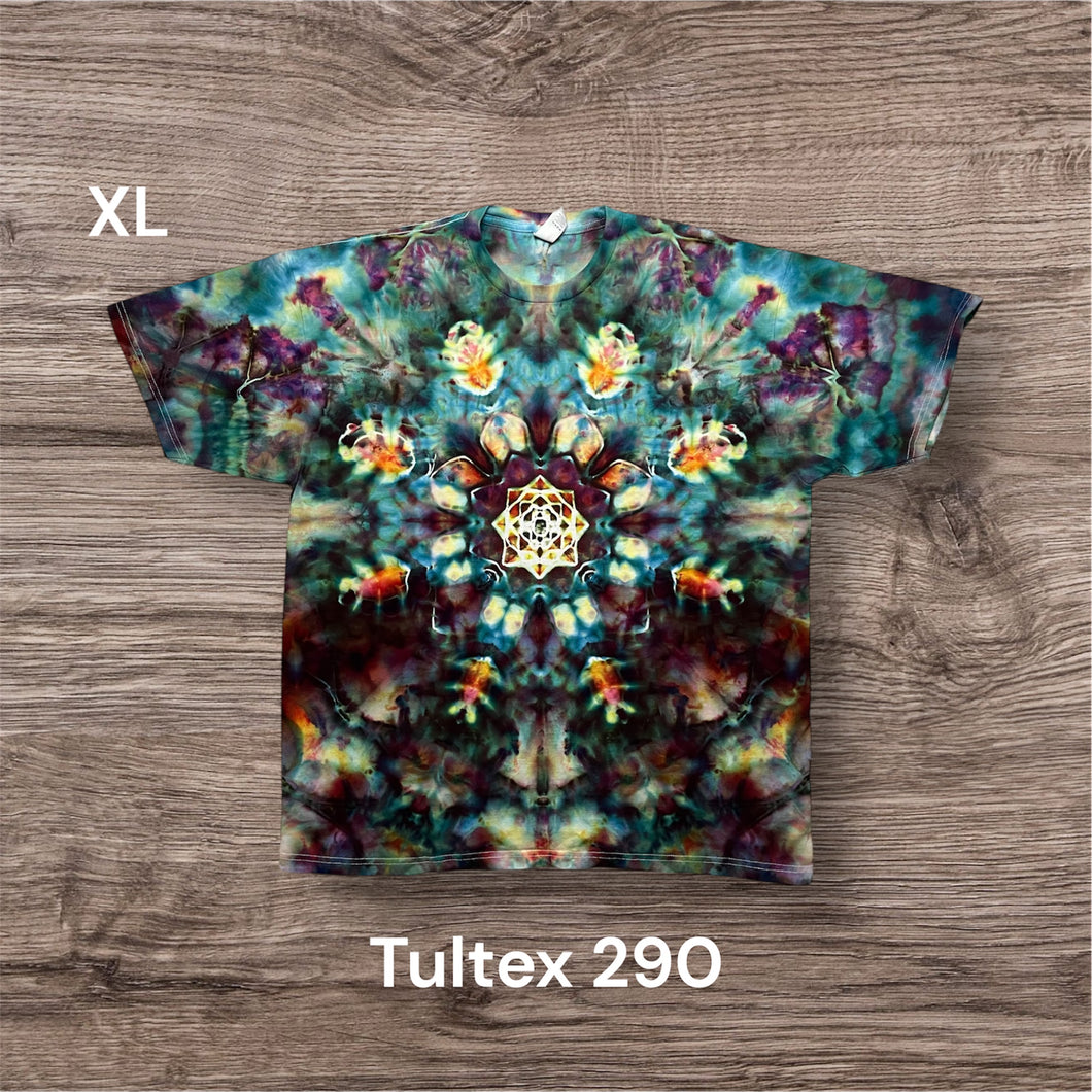 XL Tshirt, mandala tie dye