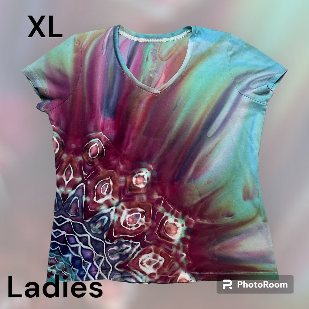 Ladies XL Vneck, mandala gravity tie dye