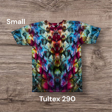 Load image into Gallery viewer, Small Tshirt, tie dye design
