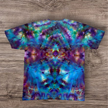 Load image into Gallery viewer, Large Tshirt, tie dye design
