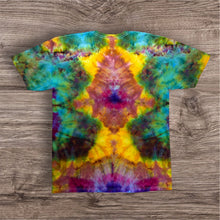 Load image into Gallery viewer, Large Tshirt, tie dye design
