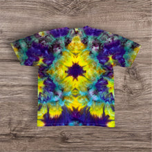 Load image into Gallery viewer, XL Tshirt, mandala tie dye
