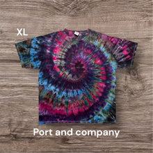 Load image into Gallery viewer, XL Tshirt,  spiral tie dye design
