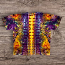 Load image into Gallery viewer, XL Tshirt, mandala tie dye
