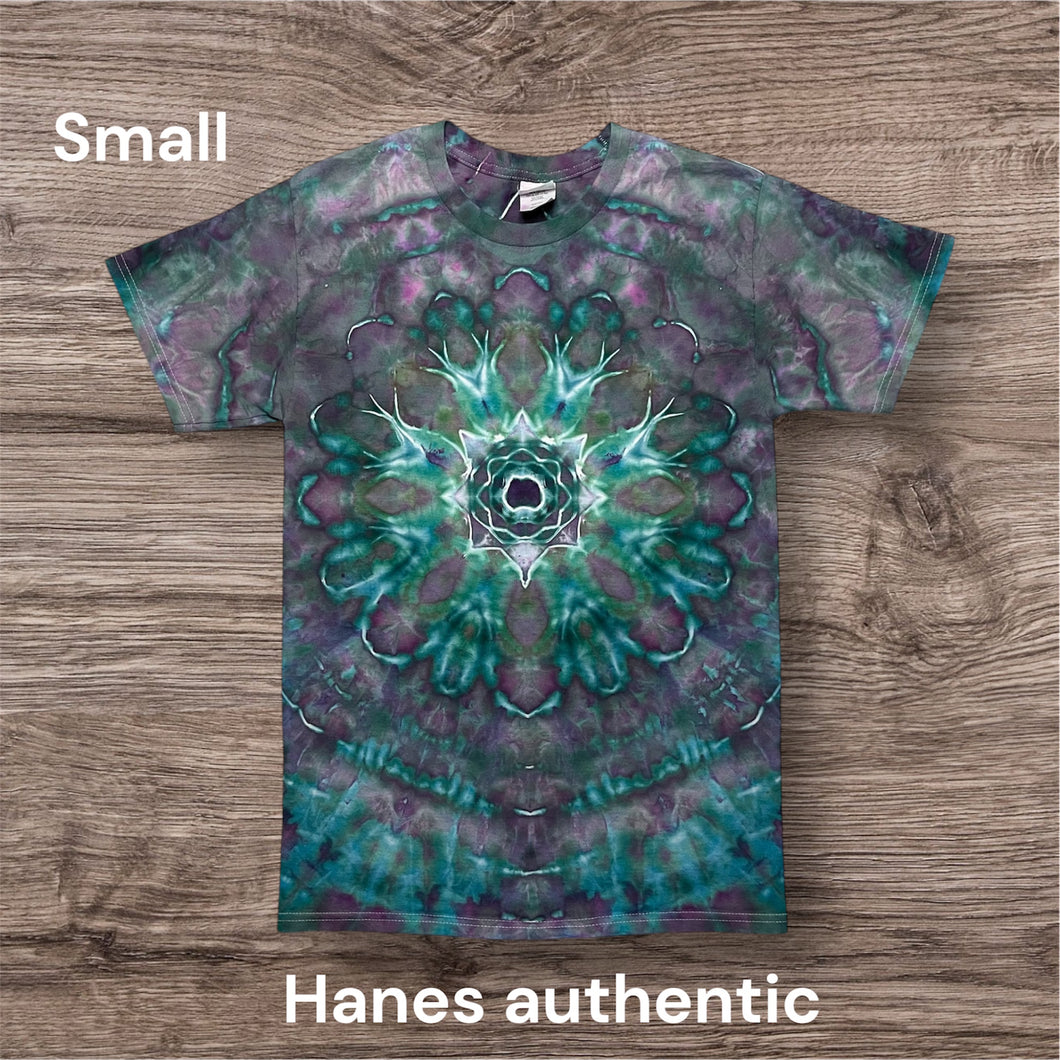 Small Tshirt, mandala tie dye