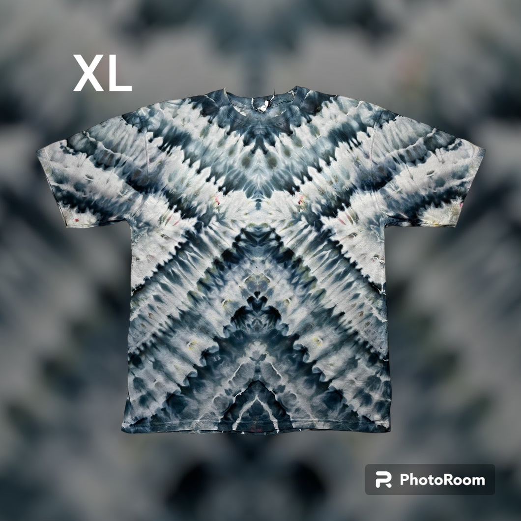 Adult XL Tshirt, prism tie dye