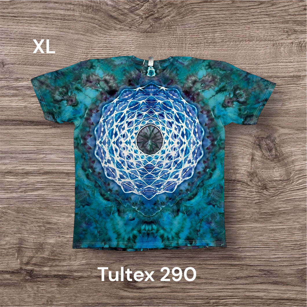 XL Tshirt, mandala tie dye