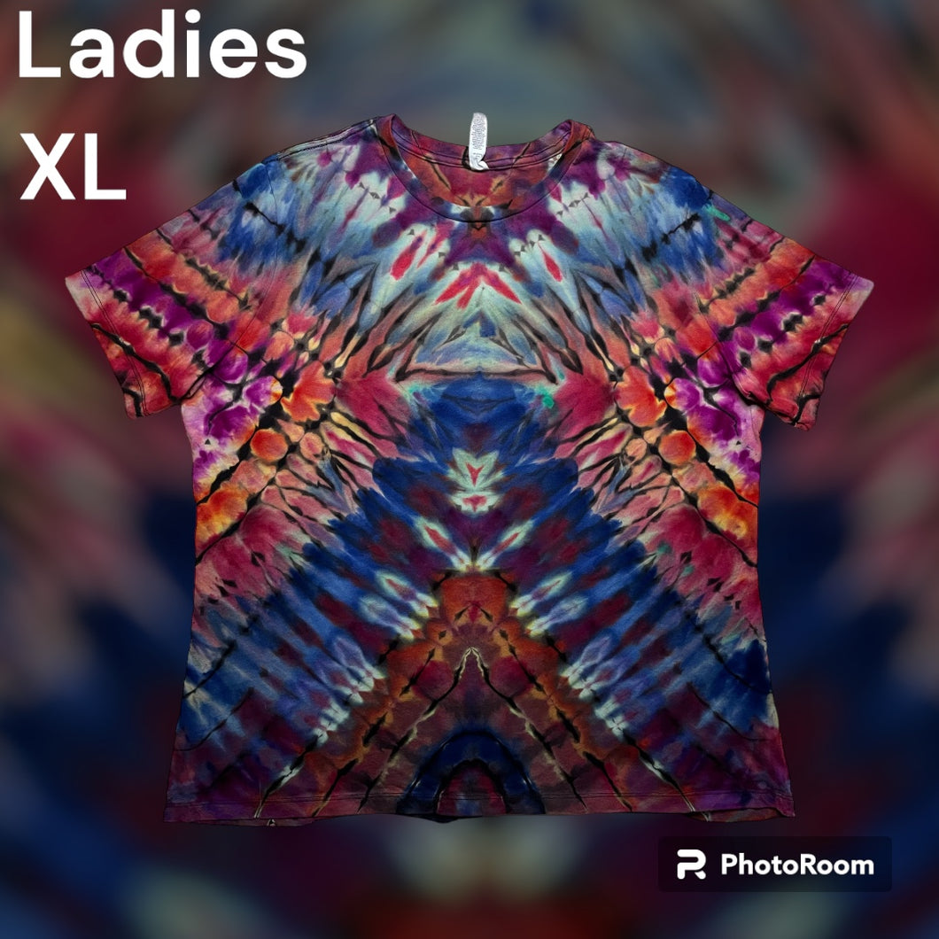 Ladies XL Tshirt, reverse tie dye