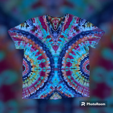 Load image into Gallery viewer, Adult XL Tshirt, fan fold tie dye
