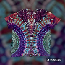 Load image into Gallery viewer, Adult XL Tshirt, fan fold tie dye
