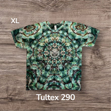 Load image into Gallery viewer, XL Tshirt, mandala tie dye
