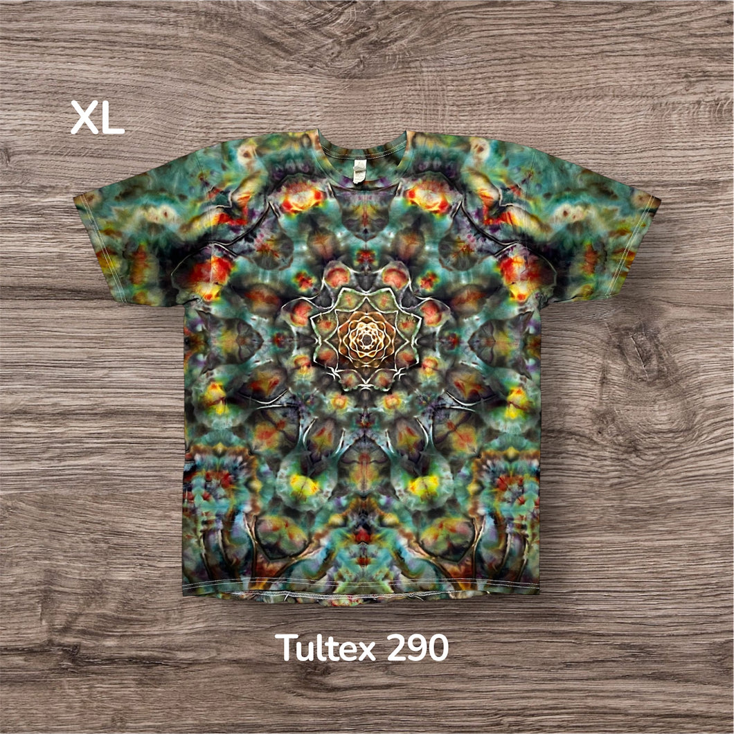 XL Tshirt, mandala tie dye