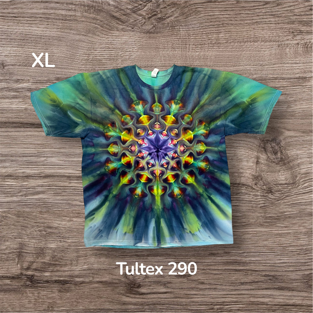 XL Tshirt, mandala tie dye