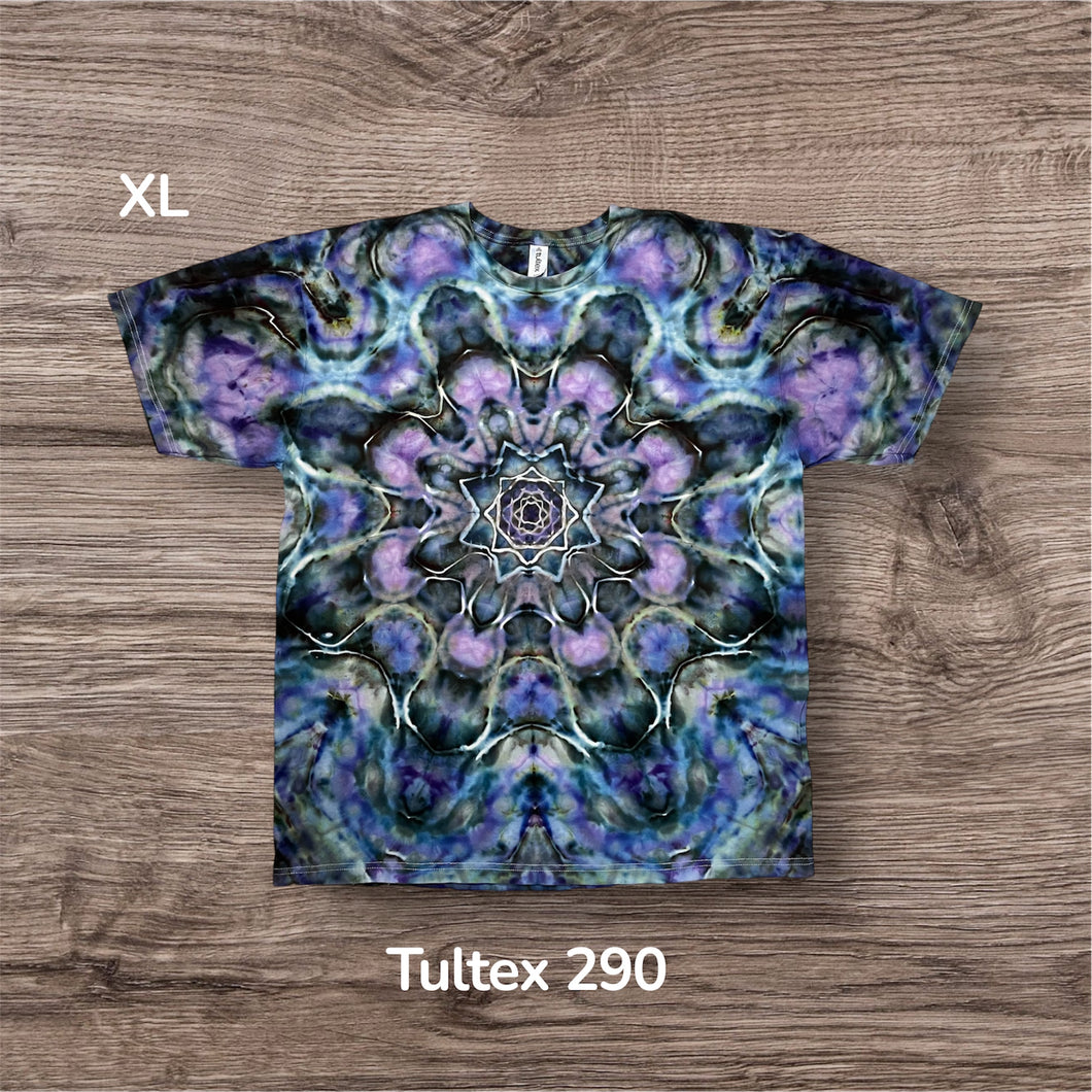 XL Tshirt, mandala tie dye