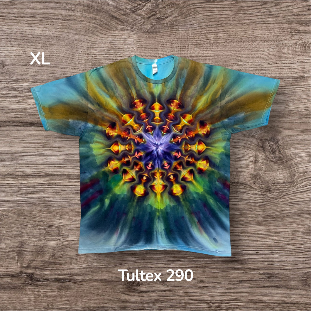 XL Tshirt, mandala tie dye